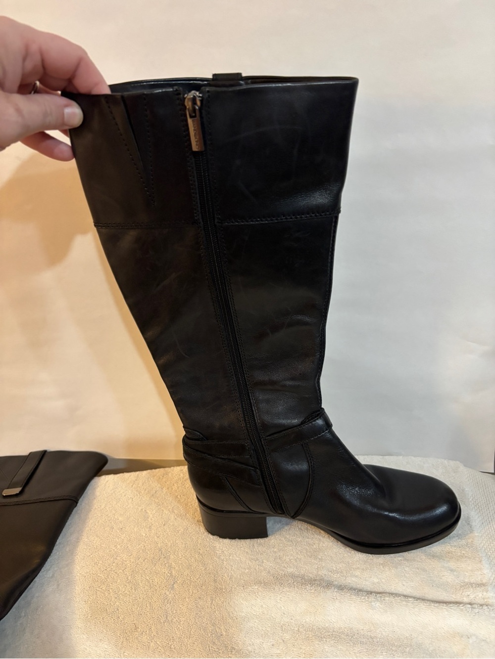 Bandolino Black Leather Mid-Heel Knee Boots - Picture 3 of 9